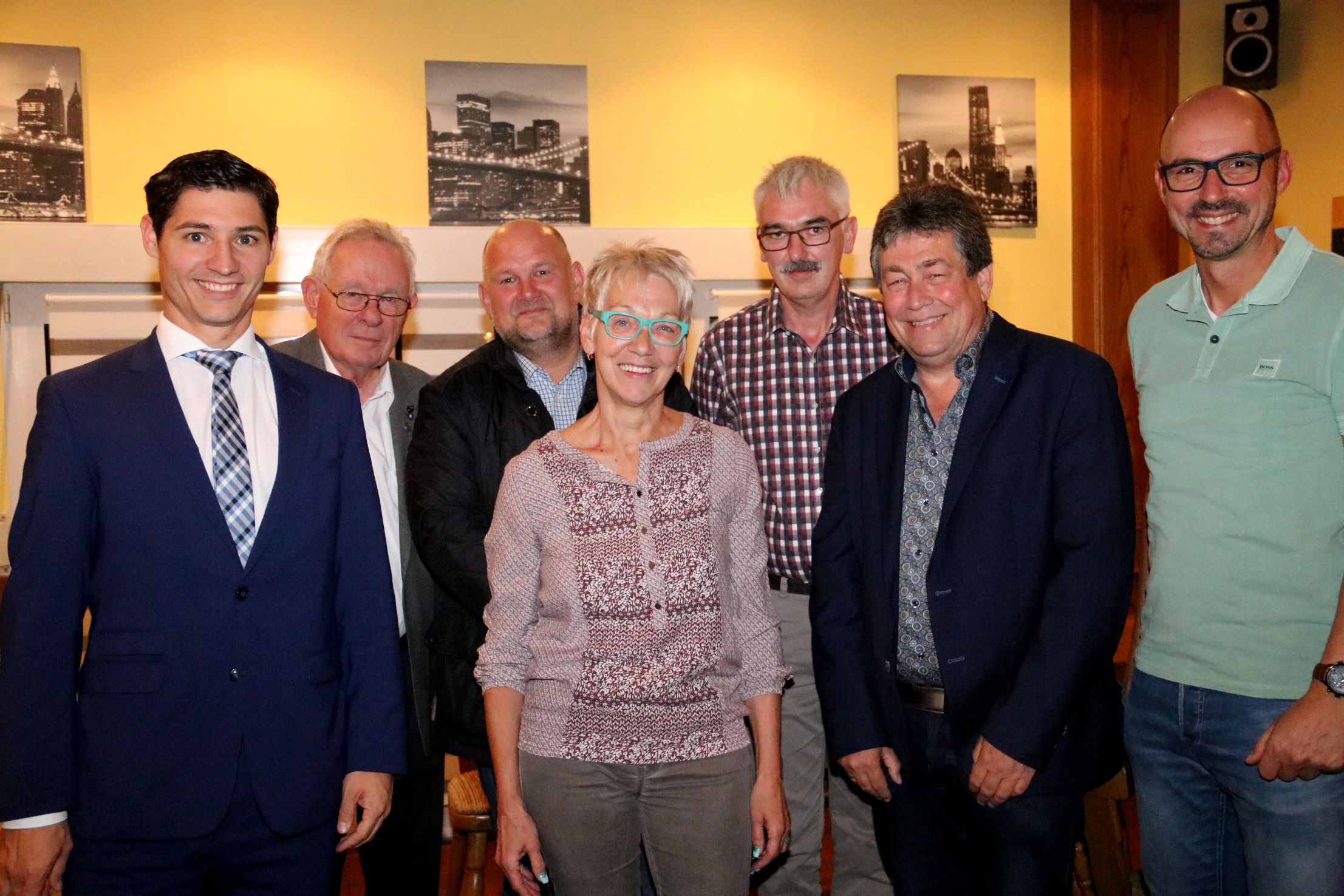 Der Vorstand.  V.l.n.r.: André Schwarzmanns, Willi Engels, Jochen Lintzen, Edeltraud Kreutz, Norbert Spiertz, Walter Lambertz und Winfried Houben; es fehlen Guido Geiser und Marcel Frösch.